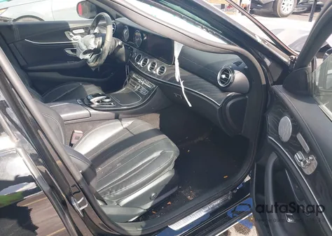 2019 Mercedes-Benz E 300 4Matic z USA, uszkodzony, nr VIN WDDZF4KB0KA517748